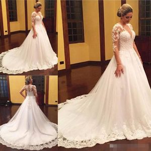 2020 Robes à manches longues élégantes Sheer V Neck Lace Applique Boutons recouverts en perles robe de mariage plus taille Vestido de Novia