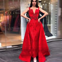 2020 Elegantes vestidos de noche rojos árabes de Dubái con falda desmontable Sirena Apliques de encaje con cuentas con cuentas Dos vestidos de fiesta de 2 piezas