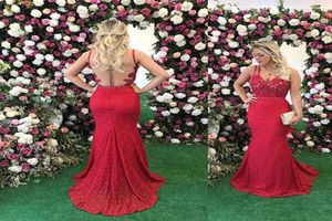 2020 Robes de soirée sirène rouge élégante V Illusion de cou Perles en dentelle en tulle arrière avec bouton long plus taille de taille formelle go6755233