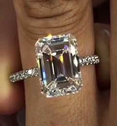 2020 Emerald Cut 3CT Lab Diamond Ring 925 Bijoux en argent sterling anneaux de bande de mariage pour femmes accessoires de fête de mariée9372758