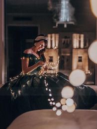 2020 Emerald Green Ball Town Avond Prom Dresses Off The Shoulder Applique Beaded Prom Sweet 16 Dress Evening Draag vestidos de Quinceanera