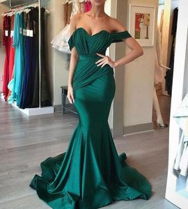 2020 robes de demoiselle d'honneur vert émeraude avec volants sirène épaule dénudée pas cher robe de mariée robe de demoiselle d'honneur junior