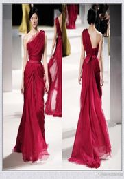 2020 Avondjurken Long Red Evening Celebrity Celebrity Dresses Lace Applique One Shoulder Backless Pleet Chiffon Sequins Runaway Dress Form5607142