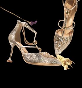 2020 Mode Or Argent Perlé Paillettes Designer Femmes Chaussures De Mariage Talons Hauts 85cm 6cm Bouts Pointus Pompes Robe De Mariée Chaussures 3889569