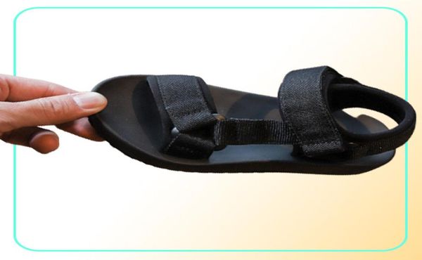2020 nuevos zapatos de moda para bebés pequeños, sandalias sencillas con punta abierta, zapatos de playa de fondo suave para niñas y niños grandes de 1 a 12 años 16720870