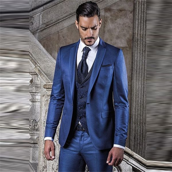 2020 Formelle 3 Pièces Slim Groom Tuxedos De Mariage Hommes Costume Formelle Hommes De Bal Porter Robe Groomsman Costumes De Fête (Veste + Pantalon + Gilet) LJ201006