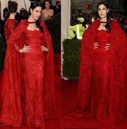 2020 Volle kanten rode avondjurken met Cape Arabische prom -jurken lange mouw formele Dubai Kaftan feestjurk voor vrouwen Wear1200694