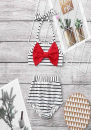 2020 Girls Fashion Swimming Suits Baby Kids Designer Stripe Gedrukte Sling Style Twee stukken Zwemkleding Set kind Casual Cute Bow4722830