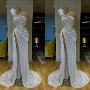 2020 Glitter Luxe Custom Made Sexy Avondjurken Strapless High-Split Slobined Beaded Prom Dress Mouwloze Sweep Train Party Town