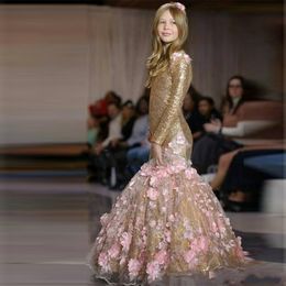 2020 Gouden Lovertjes Mermaid Meisjes Pageant Jurken Juweel Hals Lange Mouwen Roze 3D Bloemen Sweep Train Kids Flower Girls Jurk verjaardagstoga's