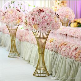 2020 Hollow Gold Metal Flower Vase Wedding Centerpieces Road Cited Flower Rack Wedding Props Event Decoration Supplies