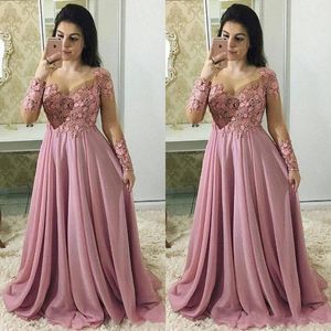 2023 manches longues rose poussiéreux mère de la mariée robes bijou cou illusion dentelle appliques fleurs en mousseline de soie soirée soirée mariage robe d'invité