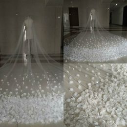 2020 Luxe Flower Wedding sluiers 3.5 meter lange kathedraal lengte geappliceerd echte afbeelding tule bruids sluier met gratis kam
