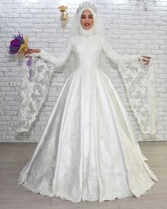 2021 luxe moslim baljurk parels trouwjurken hoge hals lange flare mouwen kant satijnen bruid jurk Arabische islamitische vestidos de noiva