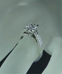 2020 Luxury Princess Cut 06ct Lab Diamond Ring Real 925 STERLING SIGH ENGACTION ANGURES DE MEALLES SANS POUR FEMMES MIELRESSIONS BRIDAL56315220239