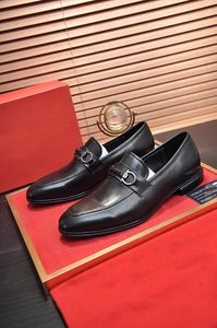 2021 mannelijke mode lederen lederen slip op casual loafers mannen klassieke merk zakelijke perfecte partij trouwjurk schoenen maat 38-45