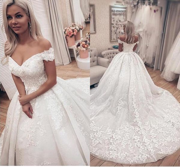 2020 moderno vestido de bola de la magdalena Vestidos de novia Princesa fuera del hombro Flores 3D Con cuentas Caro Encaje Moda Vestidos De Novia Tallas grandes