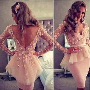 2020 Myriam Tarieven Blush Pink V-hals Lange Mouwen Korte Prom Dresses Backless Peplum Celebrity Avondjurken Cocktail Partyjurken