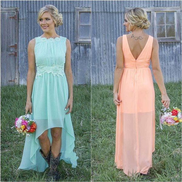 2020 Nuevos vestidos de dama de honor baratos para el país Bateau Backless High Low Chiffon Coral Mint Green Beach Vestido de dama de honor para el banquete de boda Prom