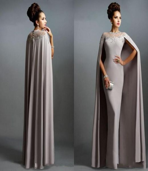 2020 Nouvelles robes de soirée de sirène longue bon marché avec des robes de dentelle de cou cape illusion mère de la mariée