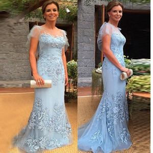 2020 Nieuwe Goedkope Sky Blue Mermaid Moeder van de Bruid Jurken Jewel Cap Sleeves Kant Applicaties Plus Size Party Dress Formele avondjurken