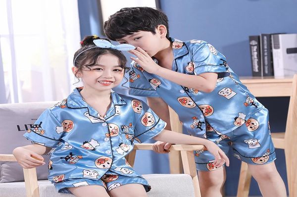 2020 Nouveaux enfants222s Pajamas Satin Silk Pyjamas Set Kids Baby Boy Girl Vêtements d'été à manches courtes Shorts Cartoon SleepW7095277