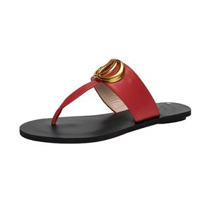 Bas de vitesse d'été Tongs Sandales Femmes Chaussures de luxe Mode en cuir véritable Sandales à talons plats Tongs Designer Femmes Sandales Pantoufles 35-42 avec boîte