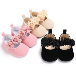 2020 nouveau mignon bébé nouveau-né chaussures pour enfants bébé poussette bébé semelles souples chaussures vêtements pour enfants anti-dérapant fleur chaussures 0- LJ201104