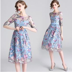 Nieuw design dames halflange mouw met ronde hals en gaas borduurbloemen schattige zoete prinsesstijl hoge taille midi lange jurk vestidos