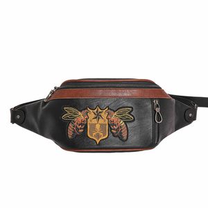 2020 Nieuwe geborduurde taillozen voor vrouwen Merk PU Dames Riem Fanny Pack Bohemian Travel Borst Tas Trendy Banana Schoudertassen LJ200930