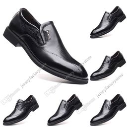 2020 Nouvelle mode chaude 37-44 nouveaux chaussures pour hommes en cuir pour hommes couvre-chaussures chaussures de sport britanniques livraison gratuite Espadrilles trente-sept