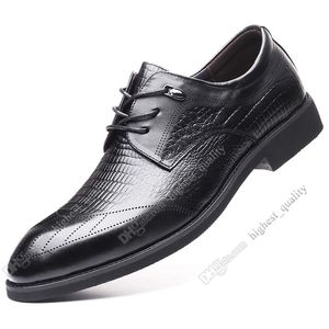 2020 New Fashion chaud 37-44 nouvelles chaussures pour hommes en cuir pour hommes surchaussures britanniques chaussures de sport gratuit Envoi Espadrilles Vingt-six
