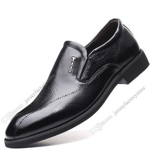 2020 New hot Fashion 37-44 nouveaux hommes en cuir chaussures pour hommes couvre-chaussures chaussures de sport britanniques livraison gratuite Espadrilles soixante-quatre