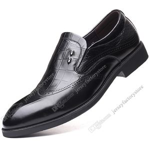 2020 New hot Fashion 37-44 nouveaux hommes en cuir chaussures pour hommes couvre-chaussures chaussures de sport britanniques livraison gratuite Espadrilles soixante-cinq