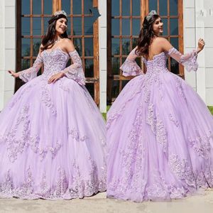 2020 Nieuwe Lilac Quinceanera -jurken Sweetheart Lace Applique Corset Back Tule Satin Pageant Lange Juliet Mouwen Zoete 16 Party Ball Gow 227H
