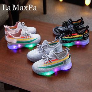 2020 New Luminous Sneakers Basket Led Children Lighting Shoes Boys Baby Sneakers for Girls Glowing Sneakers Basket Enfant Garcon G1025