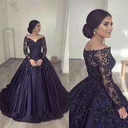 2020 Nuevos vestidos de quinceanera hinchados de lujo Applices de encaje azul marino Mangas largas vestidos de baile de baile de baile de graduación