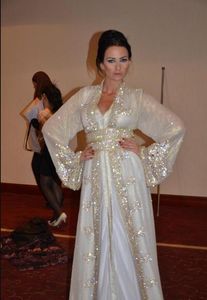 2020 Nuevos vestidos de noche musulmanes Dubai Kaftan de encaje V Cuello largo Cristal blanco Beade spa Spa Pagerkle Arabic Fajas PROMGOWNS formales