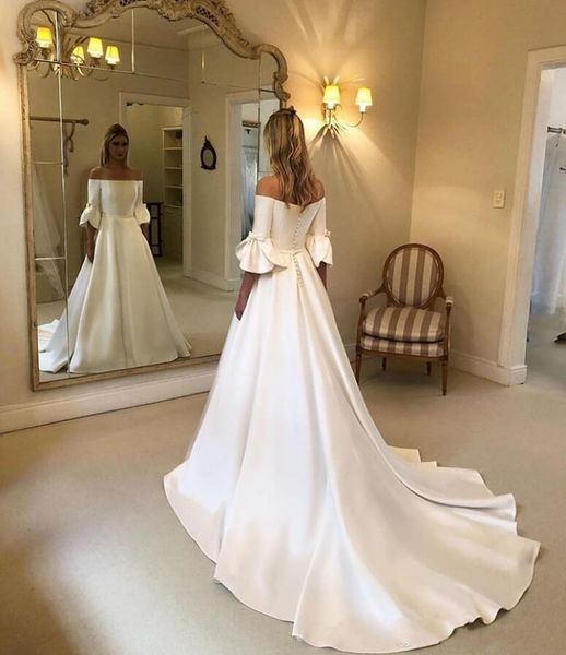 2020 Robes de mariée élégantes simples en satin sur l'épaule 1/2 manches avec nœud bouton sexy dos balayage train robes de mariée formelles du Moyen-Orient