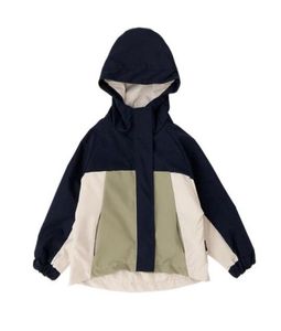 2020 NOUVEAU STYLE Les enfants enrober le garçon de capuche La veste section mince Couleur assorti des vêtements3824547