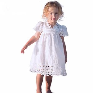 2020 Nouvelles filles d'été en dentelle de coton robe brodée vêtements pour enfants robe de princesse en dentelle blanche robe mini mignonne pour l'âge 3 4 6 8 10 Q0716