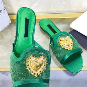 Classique 2021designer multicolore correspondant pantoufles plates pour femmes mode de luxe semelle extérieure antidérapante disponible en stock SZ 35-42