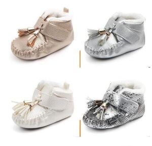 2020 Nouvelle hiver frangée vieilles chaussures nouveau-né 0-1 ans, chaussures de bébé de velours, chaussures antidérapantes, chaussures tout-petits W538