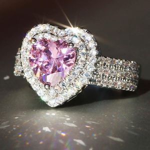 2020 Nieuwe Womens Trouwringen Mode Zilveren Roze Hart Edelsteen Verlovingsringen Sieraden Gesimuleerde Diamanten Ring Voor Wedding237p