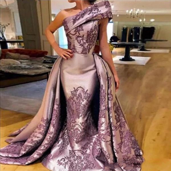 2020 Une épaule Ruffles Puffy arabe Appliques robes de soirée avec Prom Party événement en satin amovible train Robes Robes