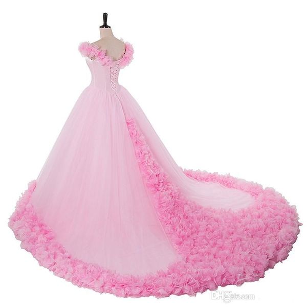 2020 Robes de mariée roses Princesse 3D-Floral Appliques Big Puffy Robes de mariée modestes à manches courtes, plus la taille robe de bal de mariage Dres294Y