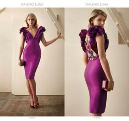 2020 Purple Mother of the Bride Robes V Neck 3d Floral Appliquée de mariage Boue invité Robuff Ruffle Longueur Satin Mère robe 2705774