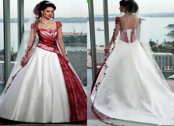 2020 rouge et blanc gothique une ligne robes de mariée, plus la taille vintage mariée robes de bal manches courtes sexy dos nu robe de mariée2050104