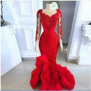 2020 Red Mermaid Avondjurken Sheer halslijn kanten Appliqued Prom -jurk met lange mouwen Lage gesplitste sweep Train Arabische formele feestjurken 301V