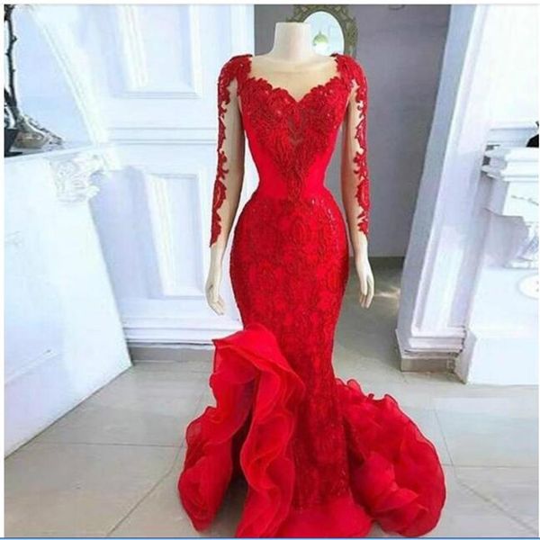 2020 Vestidos de noche de sirena roja Escote transparente Encaje Apliques Vestido de fiesta de manga larga Tren de barrido dividido bajo Fiesta formal árabe Go327J